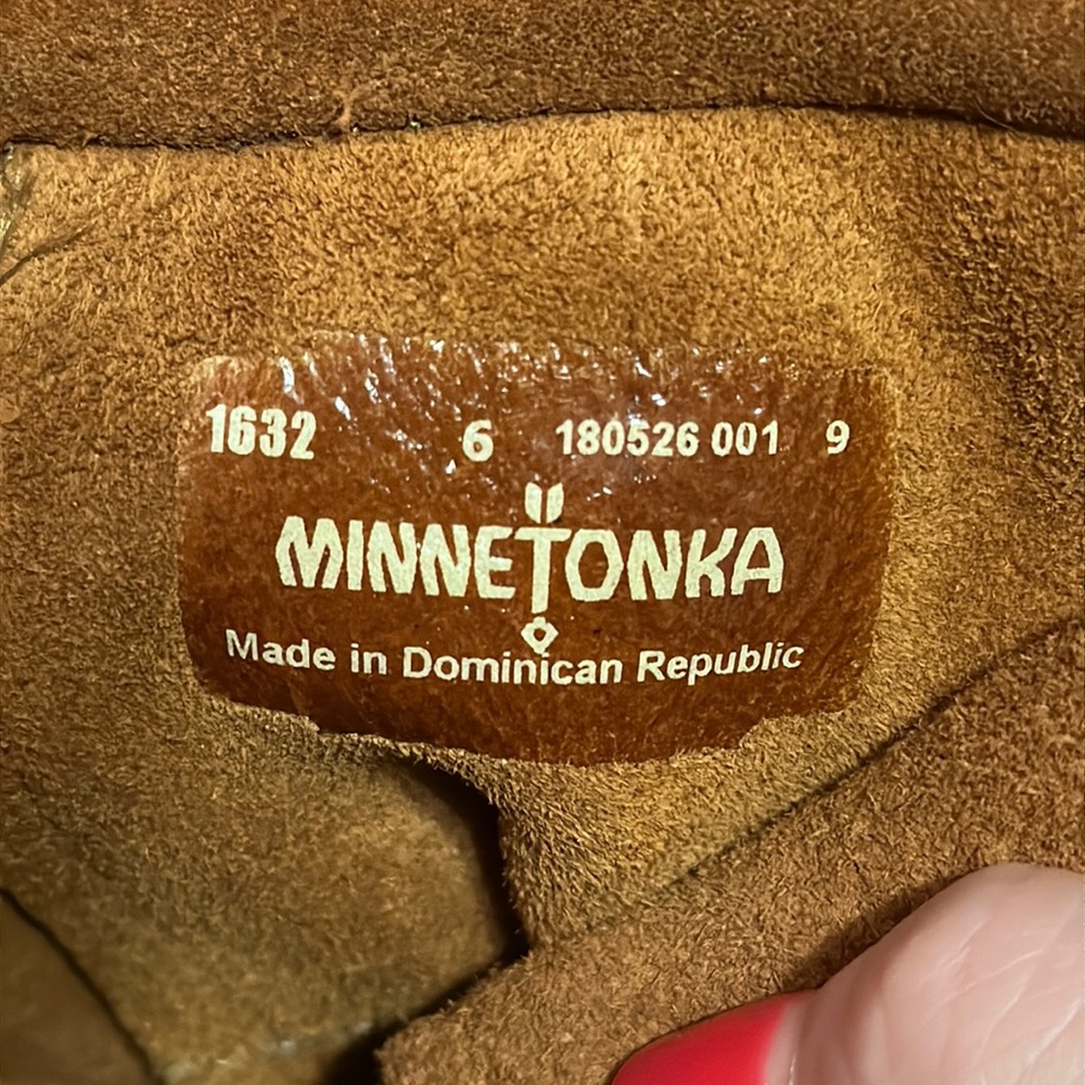 MINNETONKA Tan Suede 3 Layer Fringe Boots Size 6